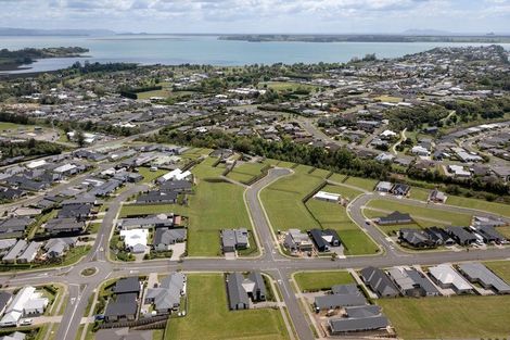 Photo of property in 32 Ridge Drive, Omokoroa, 3114