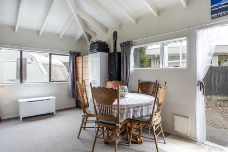 Photo of property in 55e Springs Road, Parakai, 0830