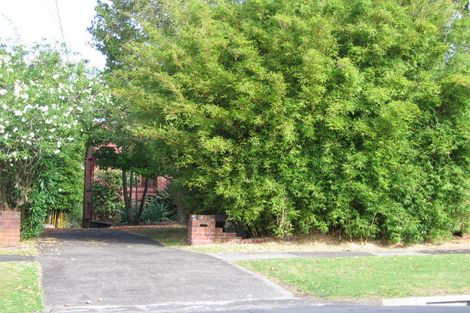 Photo of property in 4 Golf Road, New Lynn, Auckland, 0600