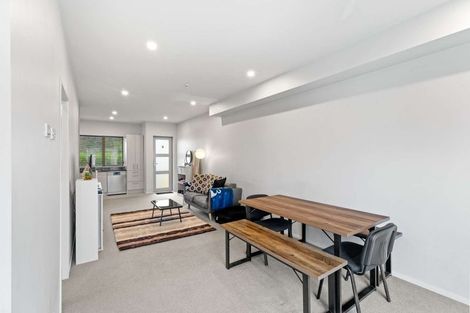 Photo of property in 26/11 Ray Small Drive, Papakura, 2110