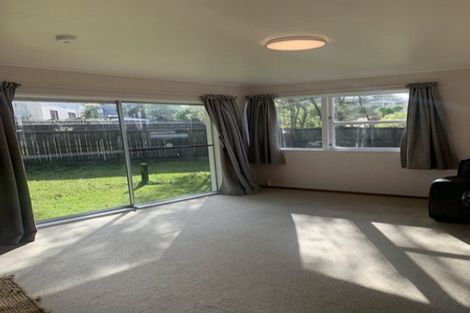 Photo of property in 46 Castleford Street, Green Bay, Auckland, 0604