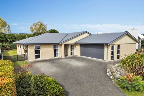 Photo of property in 12 Ruru Place, Levin, 5510