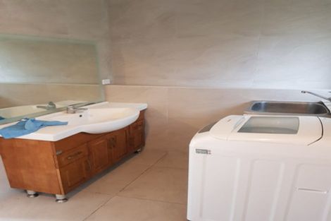 Photo of property in 68 Reelick Avenue, Pakuranga Heights, Auckland, 2010