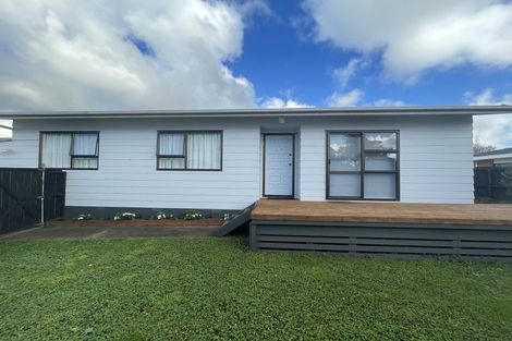 Photo of property in 1/94 Roberts Road, Te Atatu South, Auckland, 0610