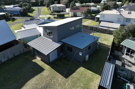 Photo of property in 13 Signal Street, Foxton Beach, Foxton, 4815