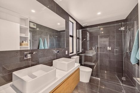 Photo of property in 3 The Terrace, Mount Pleasant, Christchurch, 8081