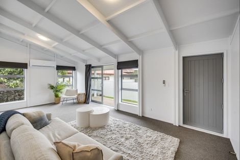 Photo of property in Lantern Light Takeaways, 1012 Willowpark Road North, Mayfair, Hastings, 4122