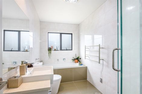 Photo of property in 7 Kahika Grove, Huapai, Kumeu, 0810