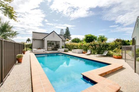 Photo of property in 18 Airini Road, Waimarama, Havelock North, 4294