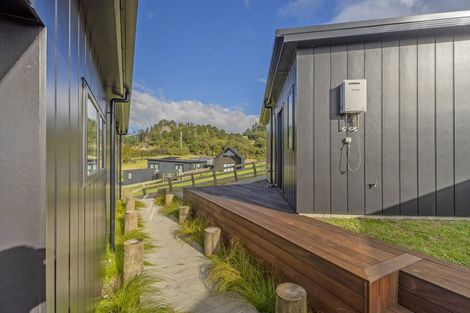 Photo of property in 6 Joyce Harsant Place, Cooks Beach, 3591