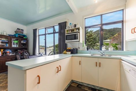 Photo of property in 60 Kent Street, Picton, 7220