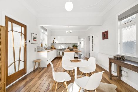 Photo of property in 187 Onepu Road, Lyall Bay, Wellington, 6022