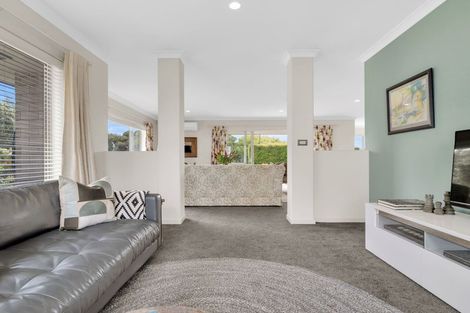 Photo of property in 9 Portofino Point, Karaka, Papakura, 2113