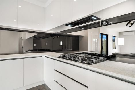 Photo of property in 124 Parkview Drive, Gulf Harbour, Whangaparaoa, 0930