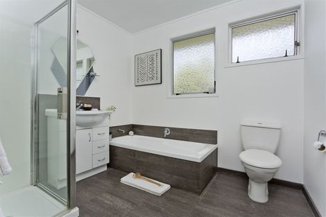 Photo of property in 89 Lynn Road, Bayview, Auckland, 0629