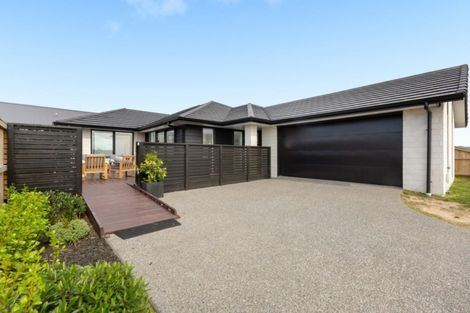 Photo of property in 4 Harding Drive, Papamoa Beach, Papamoa, 3118