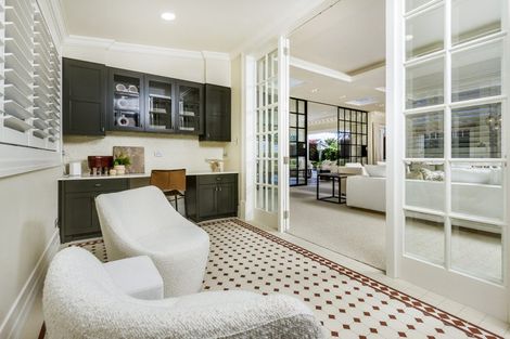 Photo of property in 33 Cheltenham Road, Devonport, Auckland, 0624