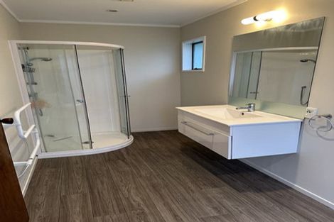 Photo of property in 48 Fyvie Avenue, Tawa, Wellington, 5028