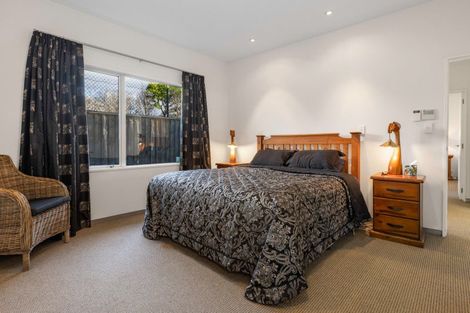 Photo of property in 142 North Parade, Richmond, Christchurch, 8013