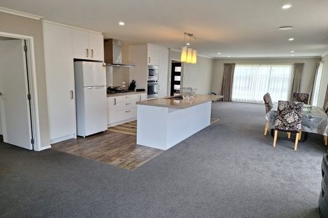 Photo of property in 44 Te Kaeaea Crescent, Wallaceville, Upper Hutt, 5018