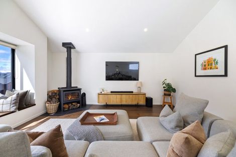 Photo of property in 18 Grain Close, Jacks Point, 9371