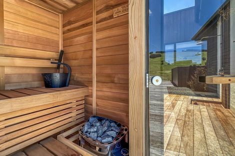 Photo of property in 14 The Fairways, Kinloch, Taupo, 3377