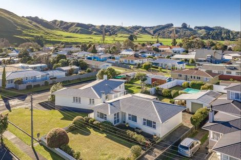 Photo of property in 4 Camellia Avenue, Aramoho, Whanganui, 4500
