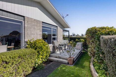 Photo of property in 34 Branch Road, Highlands Park, New Plymouth, 4312