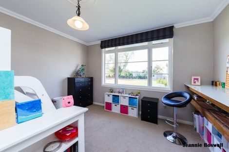 Photo of property in 375 No 1 Line, Longburn, Palmerston North, 4475