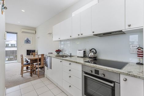 Photo of property in 17d Hania Street, Mount Victoria, Wellington, 6011