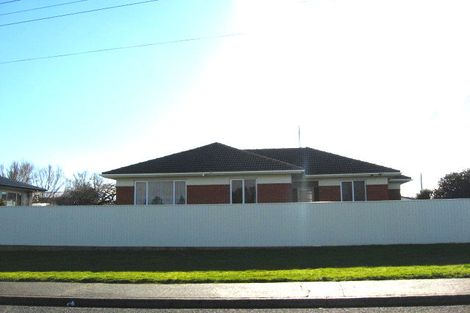 Photo of property in 52 Moa Street, Waikiwi, Invercargill, 9810