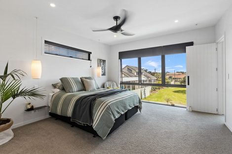 Photo of property in 3a William Bayes Place, Red Beach, 0932