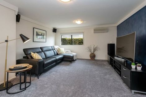 Photo of property in 2 Copperfield Terrace, Mellons Bay, Auckland, 2014