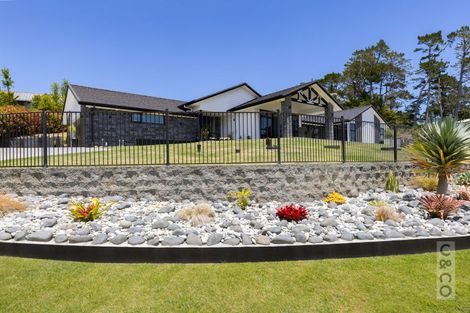 Photo of property in 104 Solan Drive, Waimauku, 0812