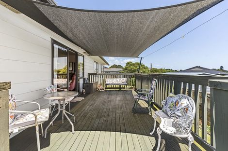 Photo of property in 11 Leon Place, Waitara, 4320