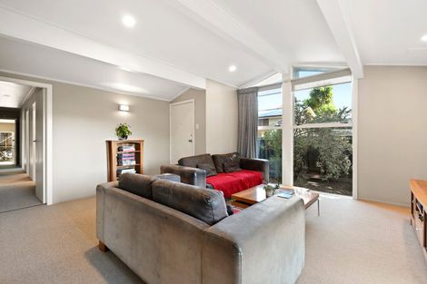 Photo of property in 8 Fleming Place, Chedworth, Hamilton, 3210