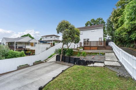 Photo of property in 1/26 Wilkinson Way, Browns Bay, Auckland, 0630