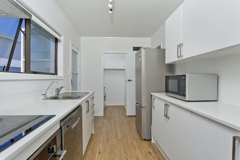 Photo of property in 39a Brian Crescent, Stanmore Bay, Whangaparaoa, 0932