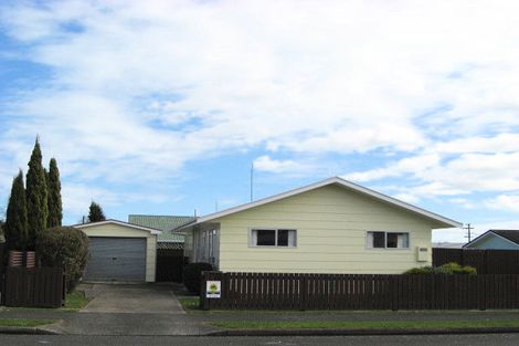 Photo of property in 9 Rimu Street, Levin, 5510