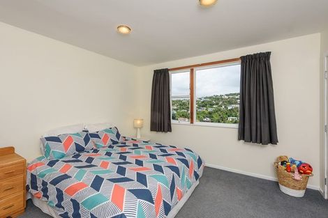 Photo of property in 43 Turville Crescent, Newlands, Wellington, 6037