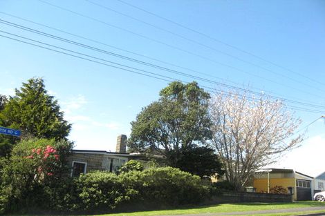 Photo of property in 13 Alberta Road, Glen Avon, New Plymouth, 4312