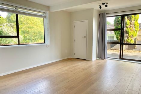 Photo of property in 39 Tamahere Drive, Glenfield, Auckland, 0629