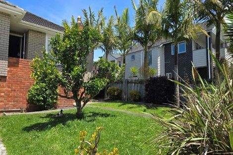 Photo of property in 4 Binsted Road, New Lynn, Auckland, 0600