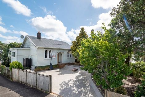 Photo of property in 17 Rangatira Road, Birkdale, Auckland, 0626