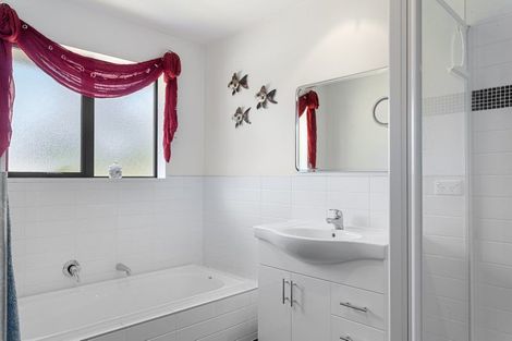 Photo of property in 11 Crawford Close, Amberley, 7410