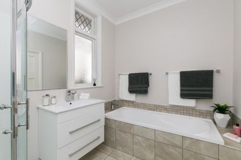 Photo of property in 16 Hudson Street, Island Bay, Wellington, 6023