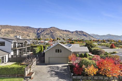Photo of property in 100 Kings Drive, Wanaka, 9305