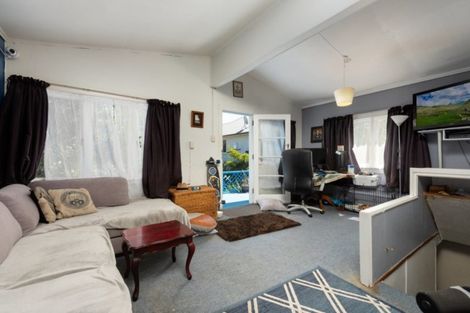 Photo of property in 17 Pitau Road, Mount Maunganui, 3116