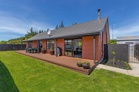 Photo of property in 1/1132 West Coast Road, West Melton, Christchurch, 7676