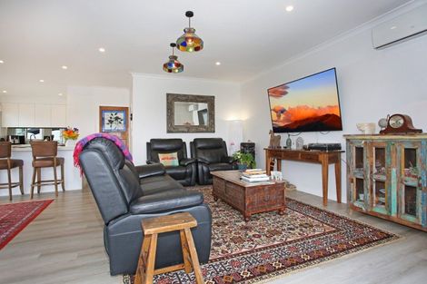 Photo of property in 50 Ronald Avenue, Glenbrook, Waiuku, 2681